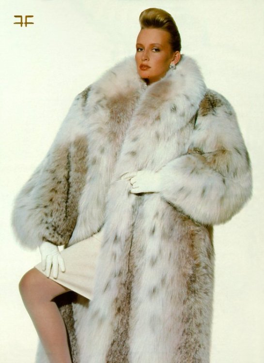 Estelle Lefebure -ff0213etn4.jpg